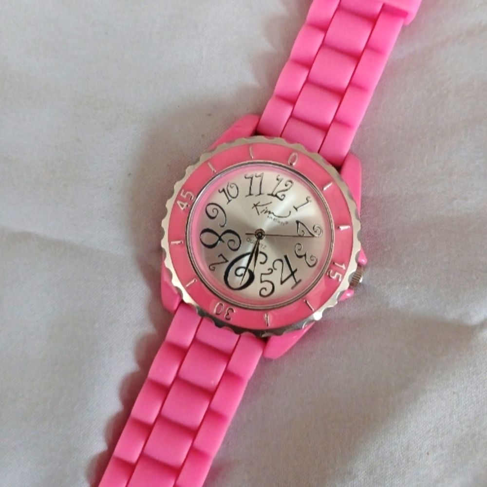 Kim Roger's silver Powder light pink Watch